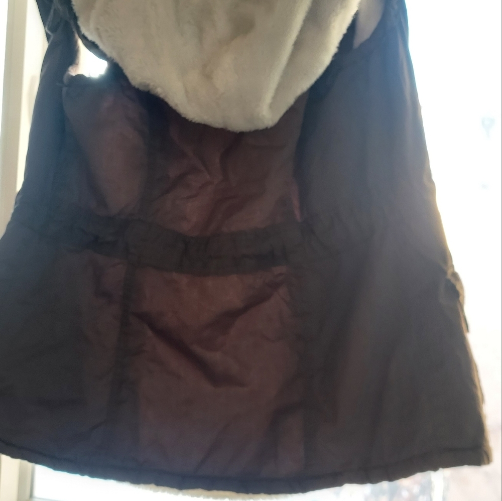 Daytrip vest olive green and ivory